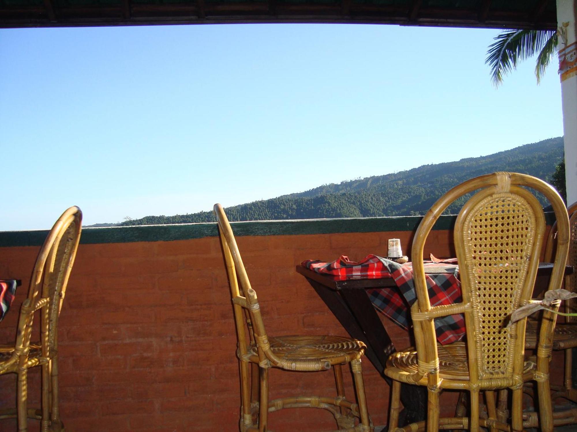 Taman Ayu Homestay Munduk Mitra Reddoorz エクステリア 写真