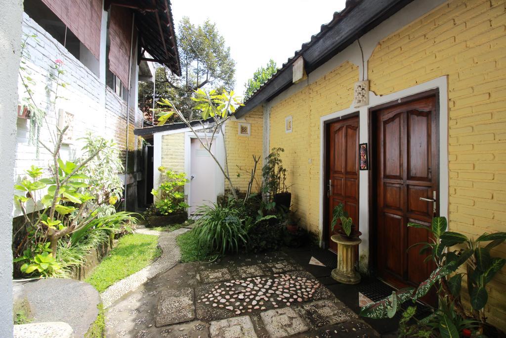 Taman Ayu Homestay Munduk Mitra Reddoorz エクステリア 写真